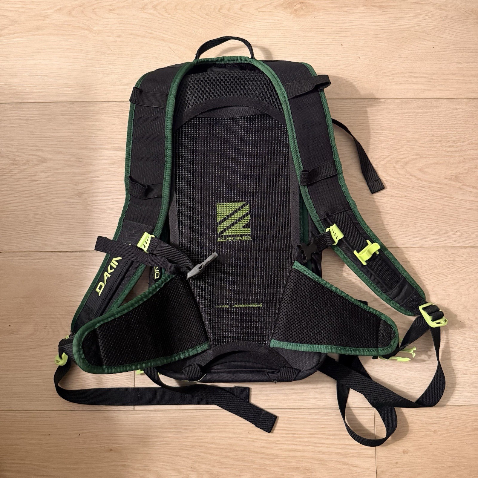 DAKINE Drafter Hydration Backpack 0-5L Black/Green