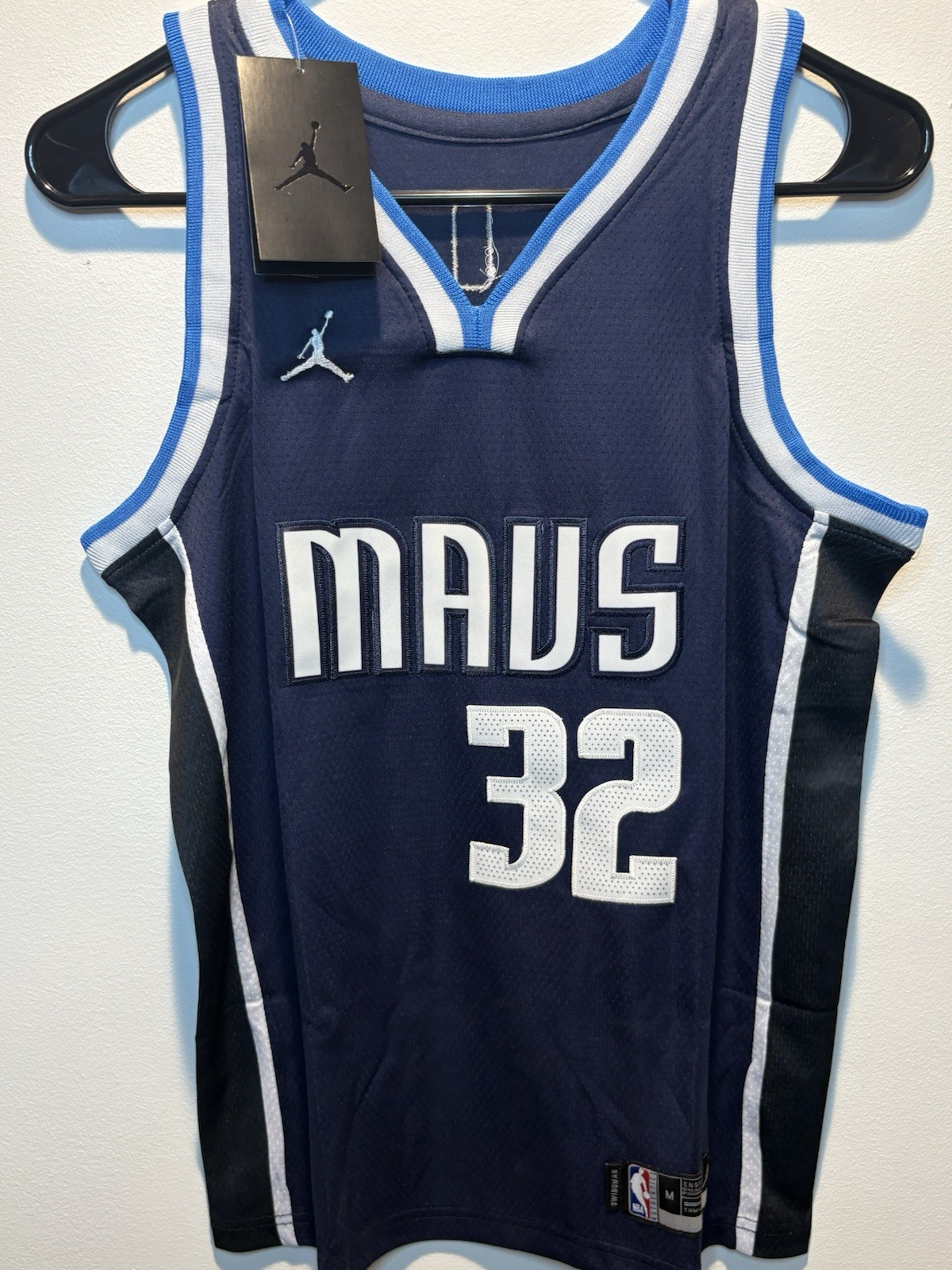 NWT Youth Medium (age 10-12) Nike Cooper Flagg Dallas Mavericks #32 Jersey Blue