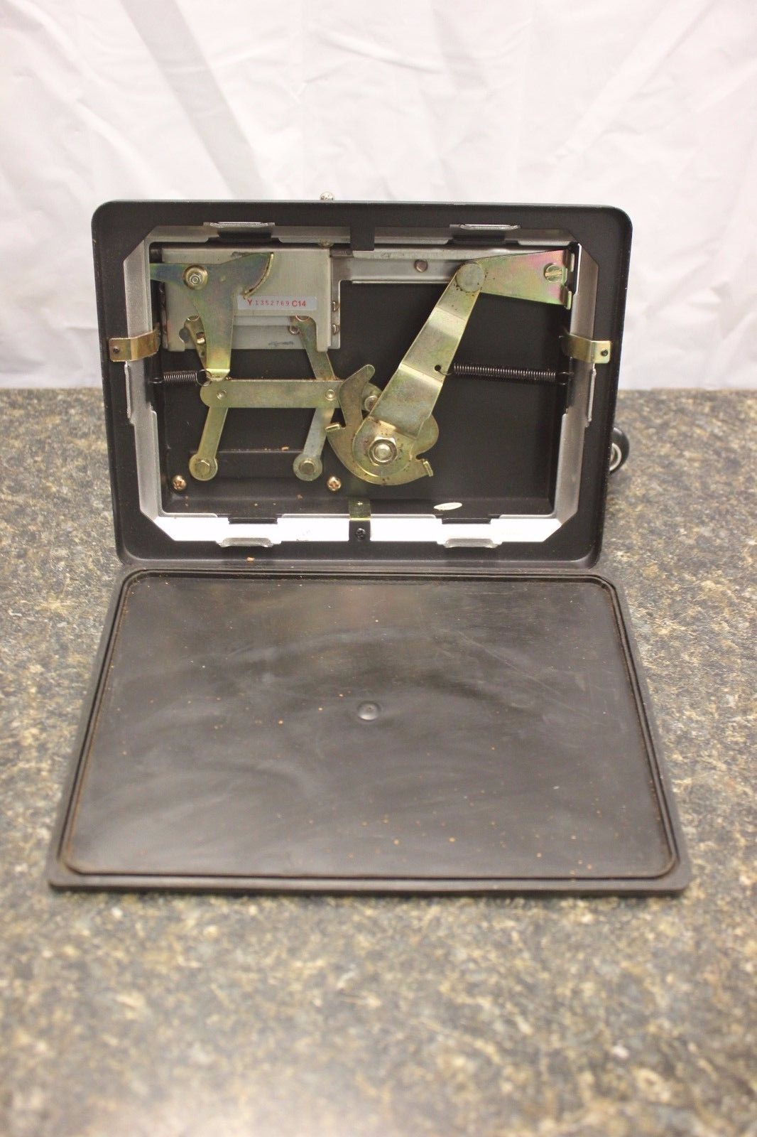 TOP-O-MATIC CIGARETTE ROLLING MACHINE E15238-1 (JO) BY-2