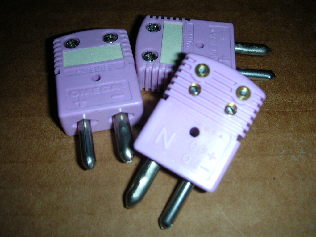 OMEGA OSTW-NI-M TYPE N PINK TWO PIN THERMOCOUPLE CONNECTOR w/WINDOW NOS!!