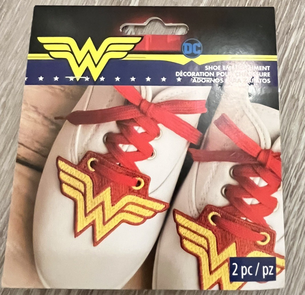 WONDER WOMAN DC Shoe Embellishments Cosplay Comics-patch with grommets NEW