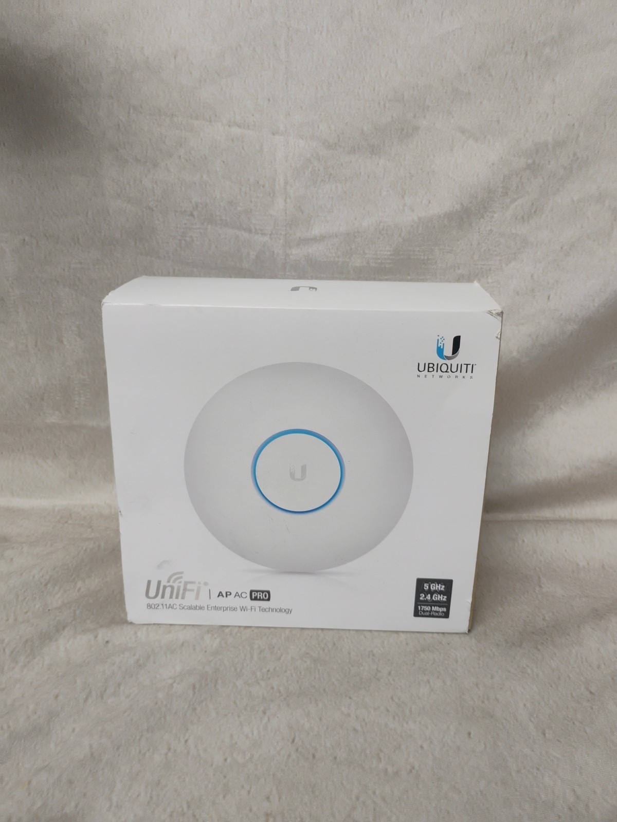Ubiquiti Networks UniFi AC Pro Wi-Fi 802.11ac Access Point