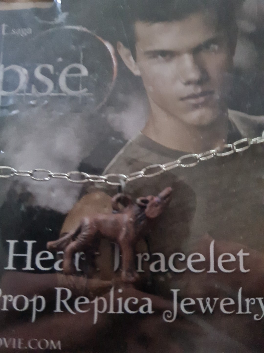 The Twilight Saga Eclipse Bella’s Wolf & Heart Bracelet NECA Replica 2010 New