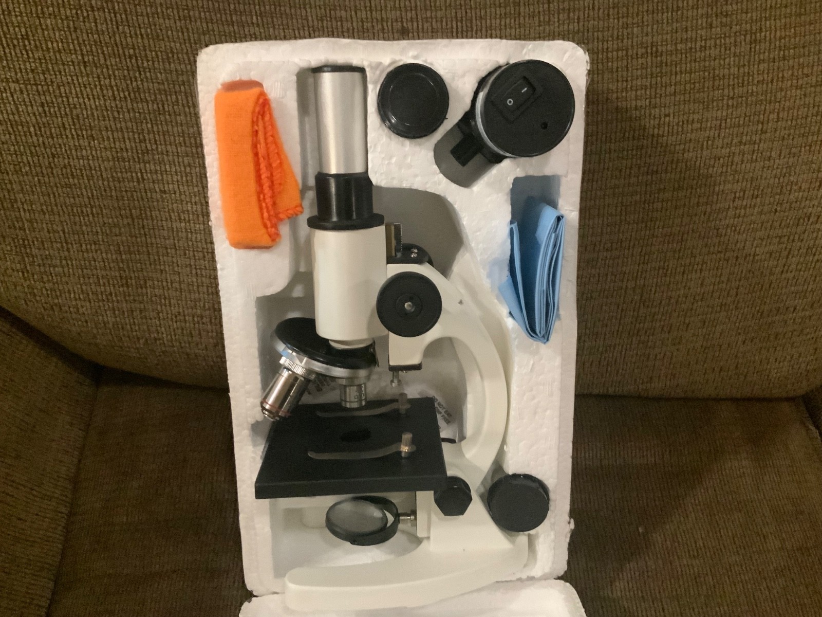 Radical RM-1B Student Microscope – 40x-600x Magnification Biological Microscope