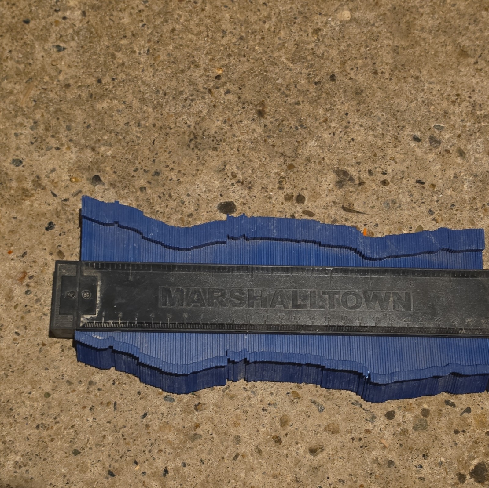 Marshalltown Profile/Contour Gauge Manual Portable 10in Blue/Black CGP-L
