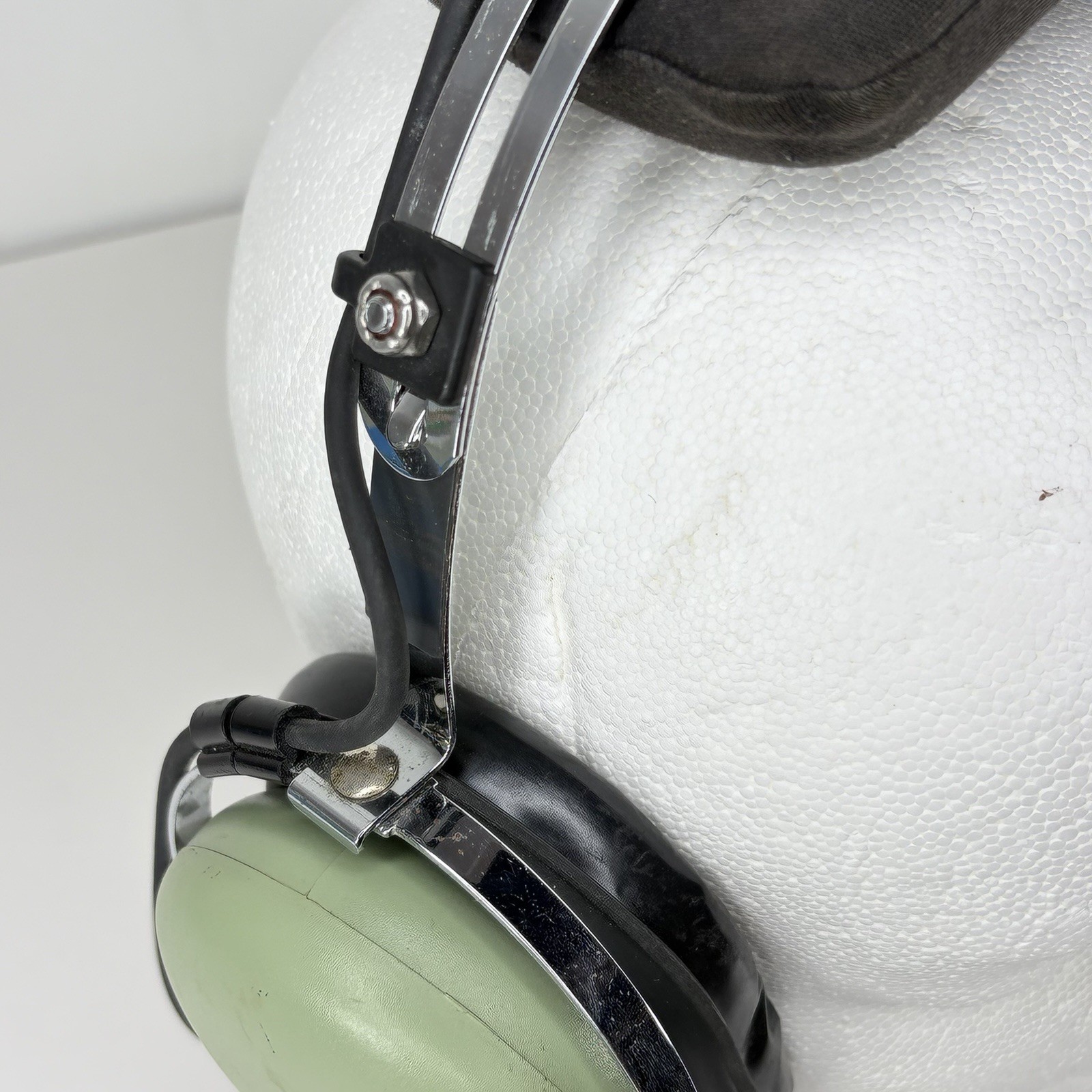 David Clark H10-13.4 Aviation Headset Missing Mic Cover