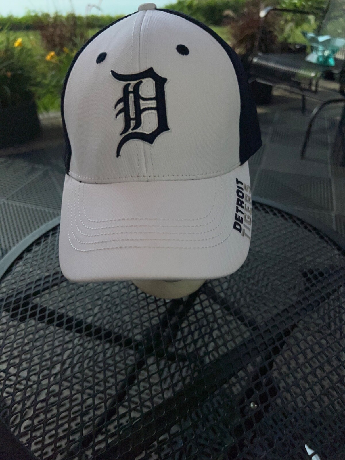 Detroit Tigers white bill & front Script D MLB Gen.Merchandise Hat Cap Hook Loop