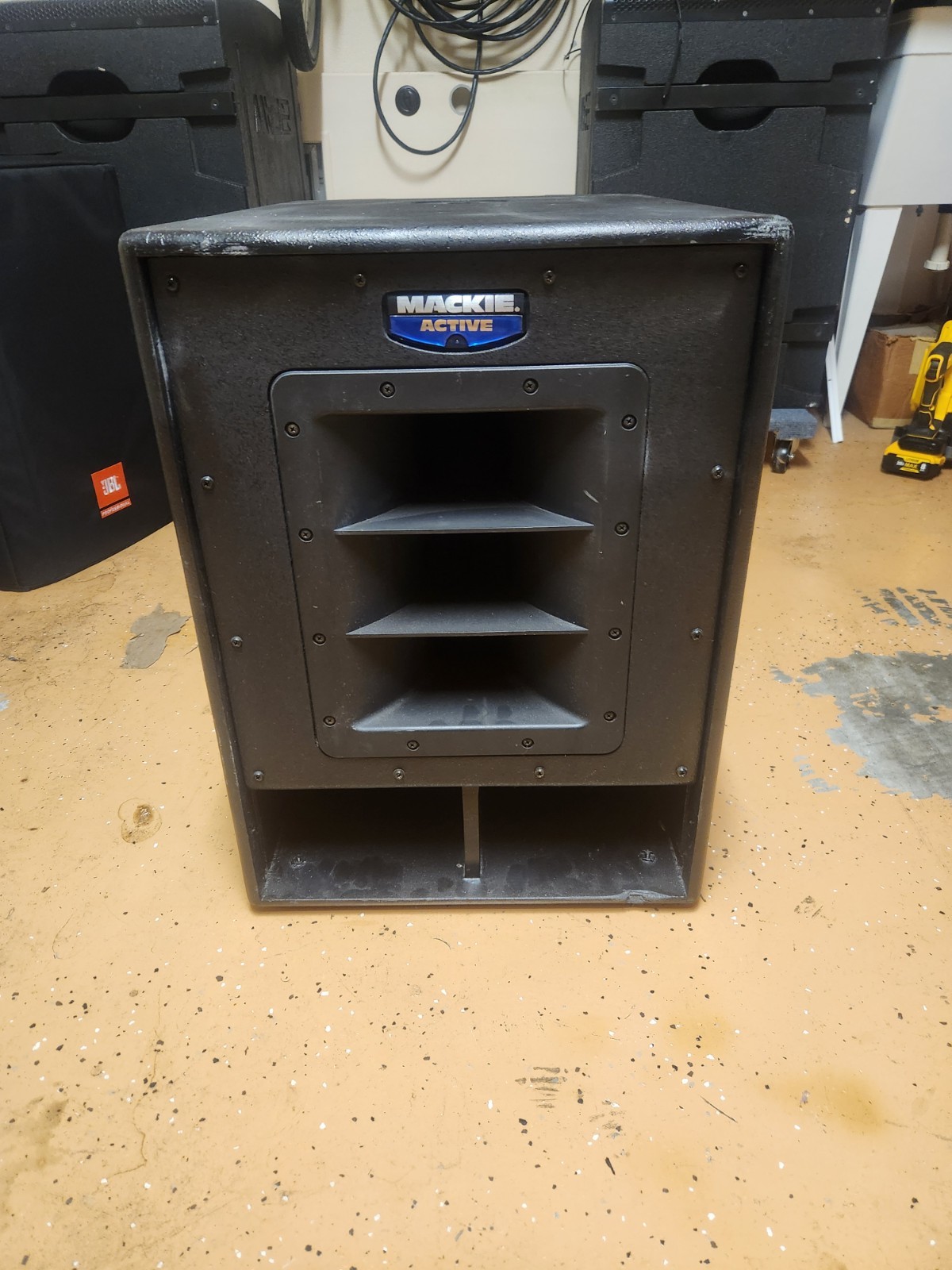 Mackie SWA1501 Powered 15 in. Subwoofer