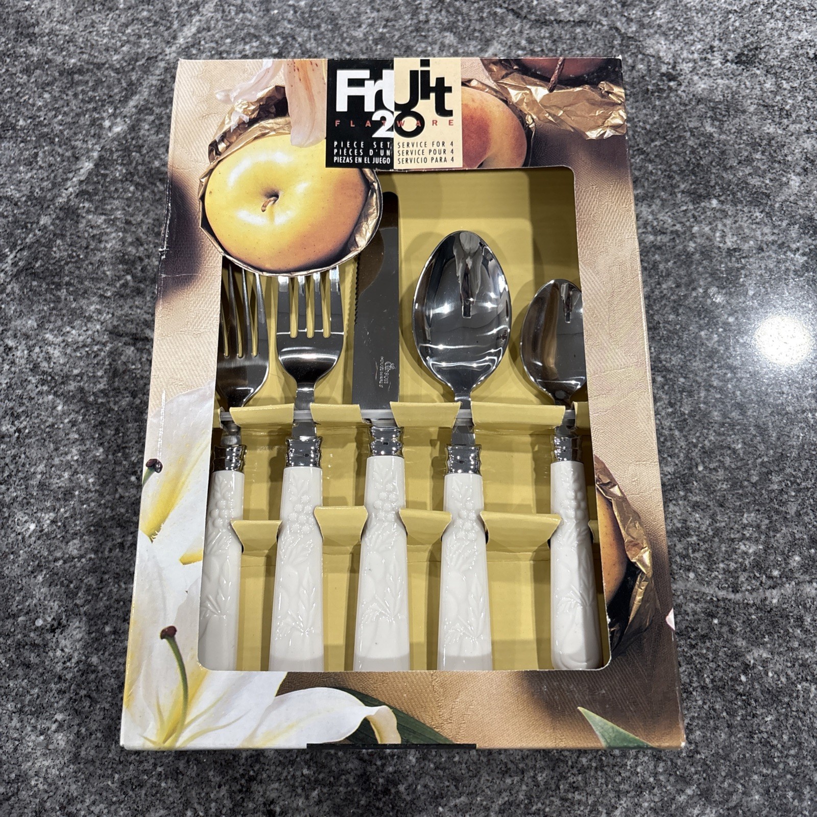 Gibson Roseland White Ceramic Fruit 20pc Set Ceramic Stainless Flatware 1996