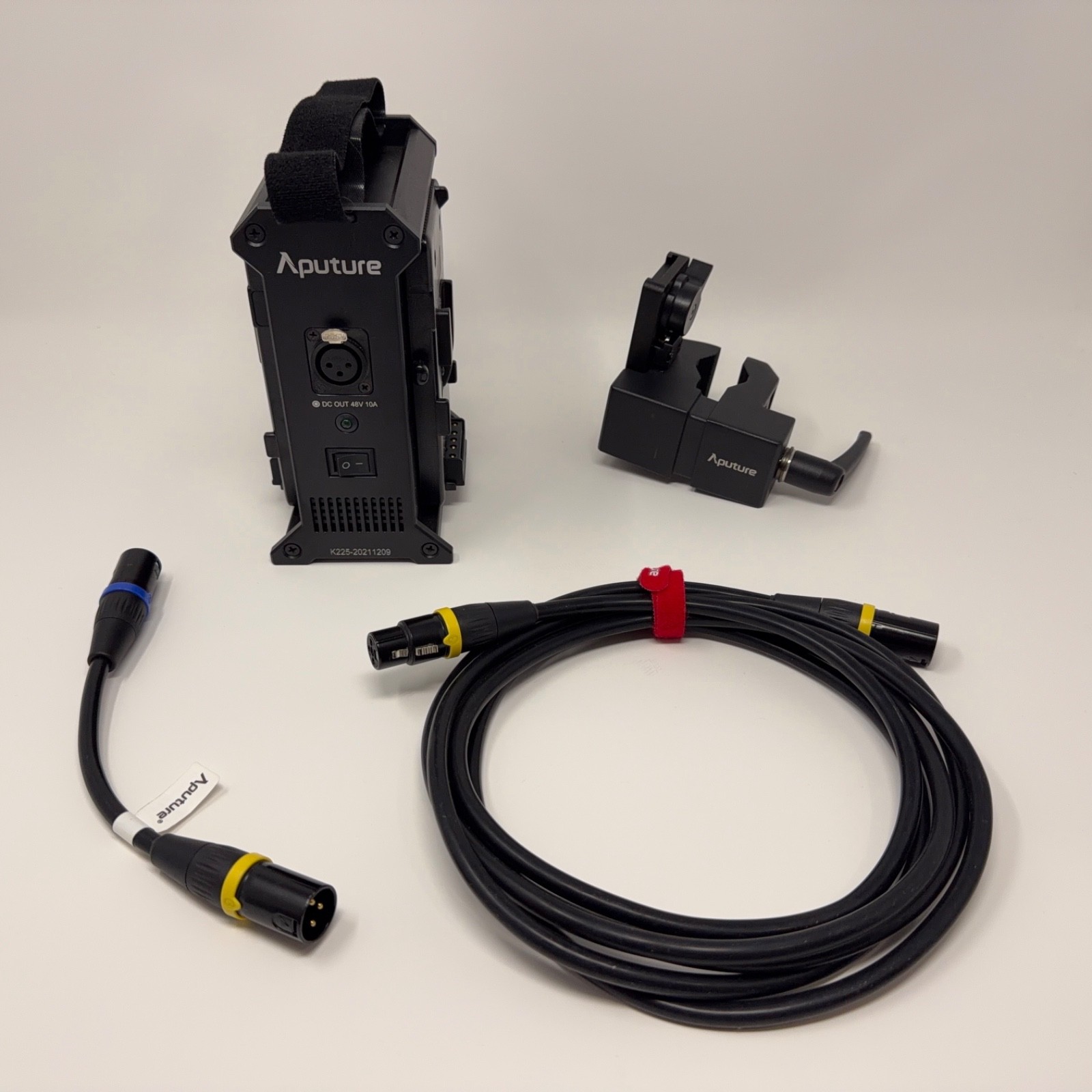 Aputure 2-Bay V-Mount Battery Power Station