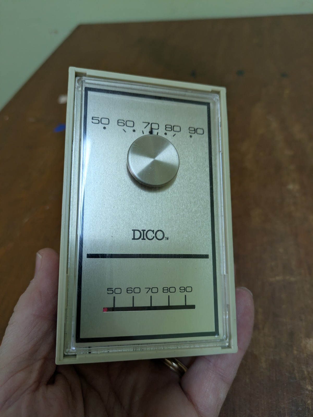 DICO Heat Cool Thermostat D1E56-477