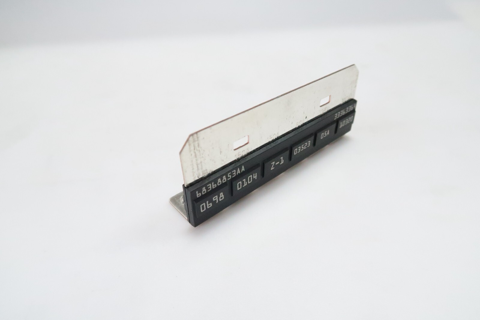 68368853AA for 2018-2023 JEEP WRANGLER JL Z Case Fuse Array