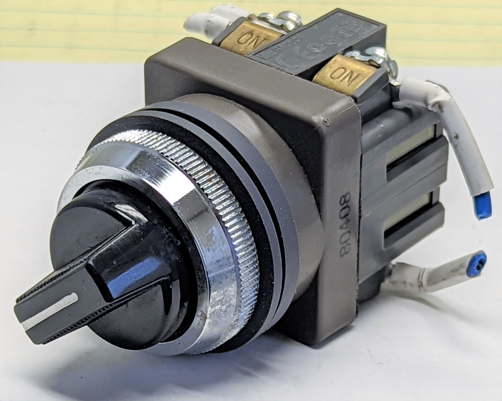 IDEC ASN 2 Position Selector Switch With Spring Left Return WORKING PULL [OF27]