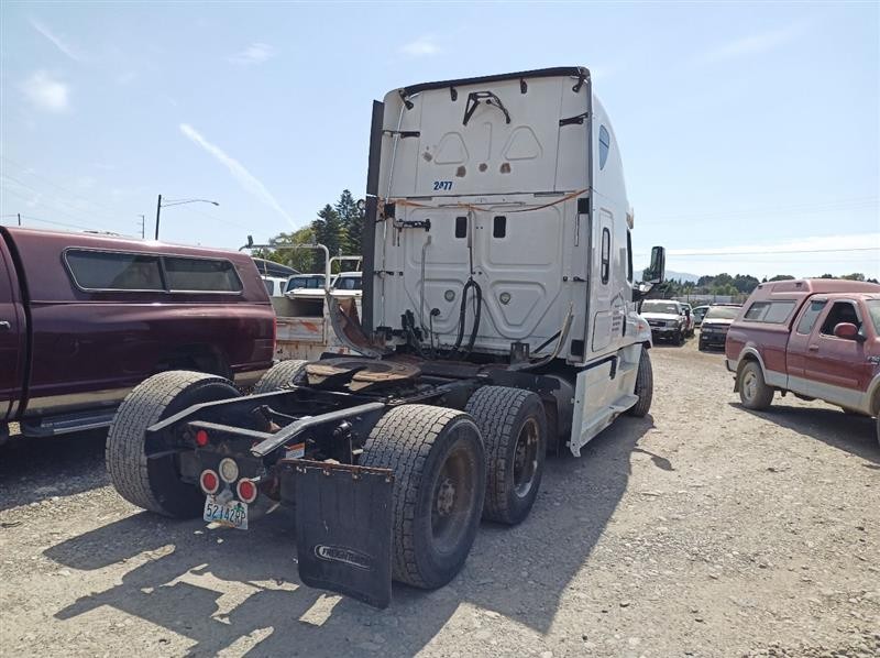 2012 Cascadia Left Lower Side Skirt, 22-68135-004 (9920802