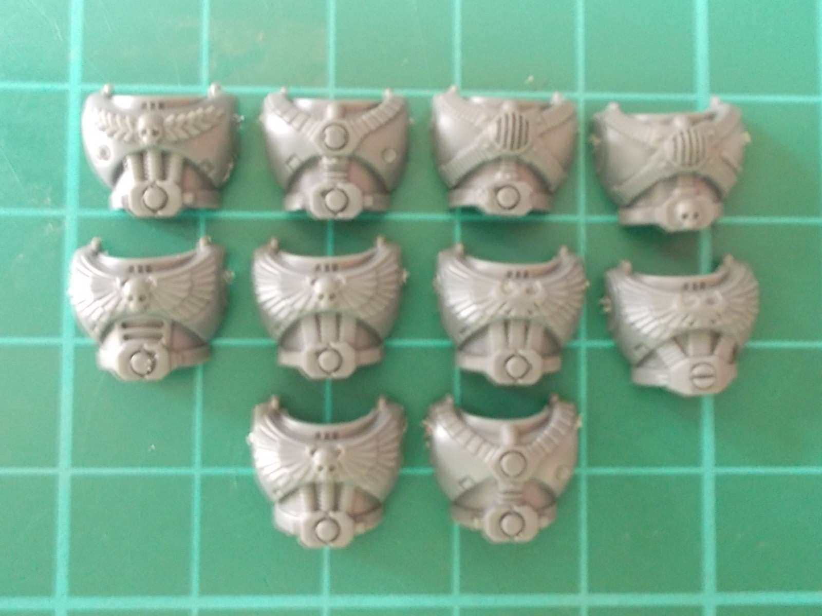 Warhammer 40K - 10 Space Marine Tactical squad Torso fronts - 40k bits