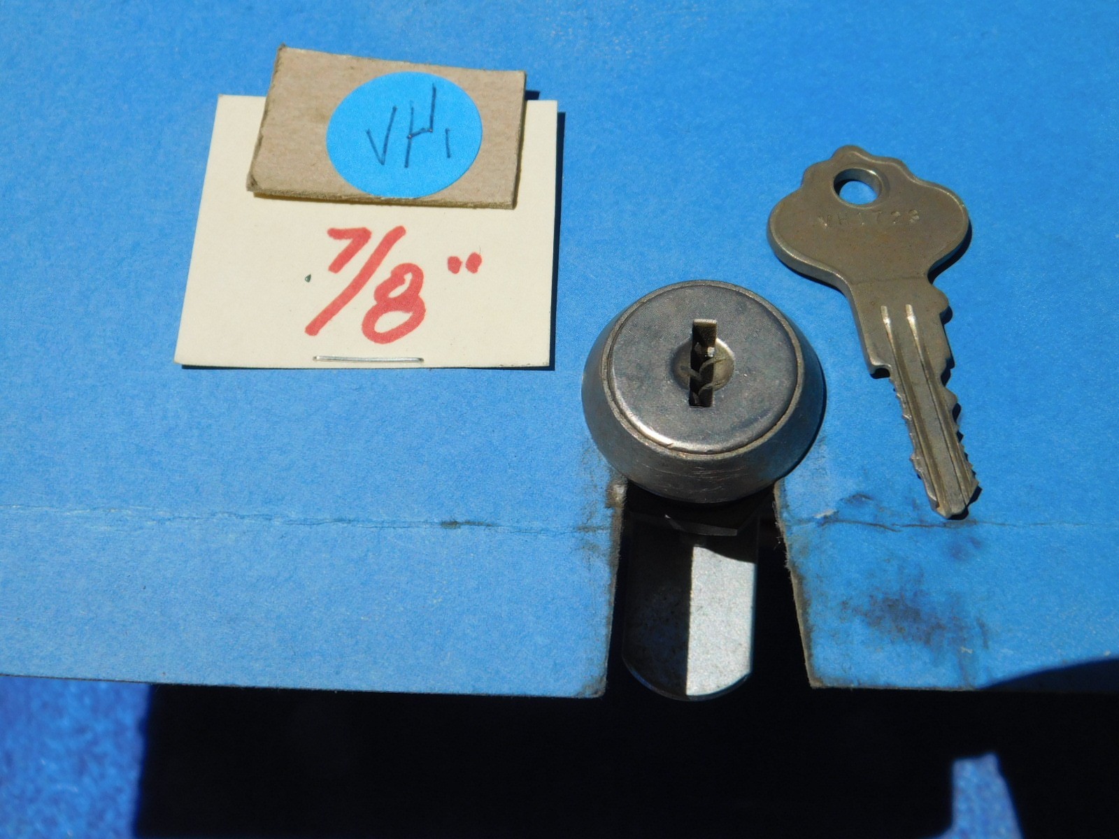 1940s-1950s Arcade Game Lock & Key ~ 7/8 inch - Ilco key VH 1723