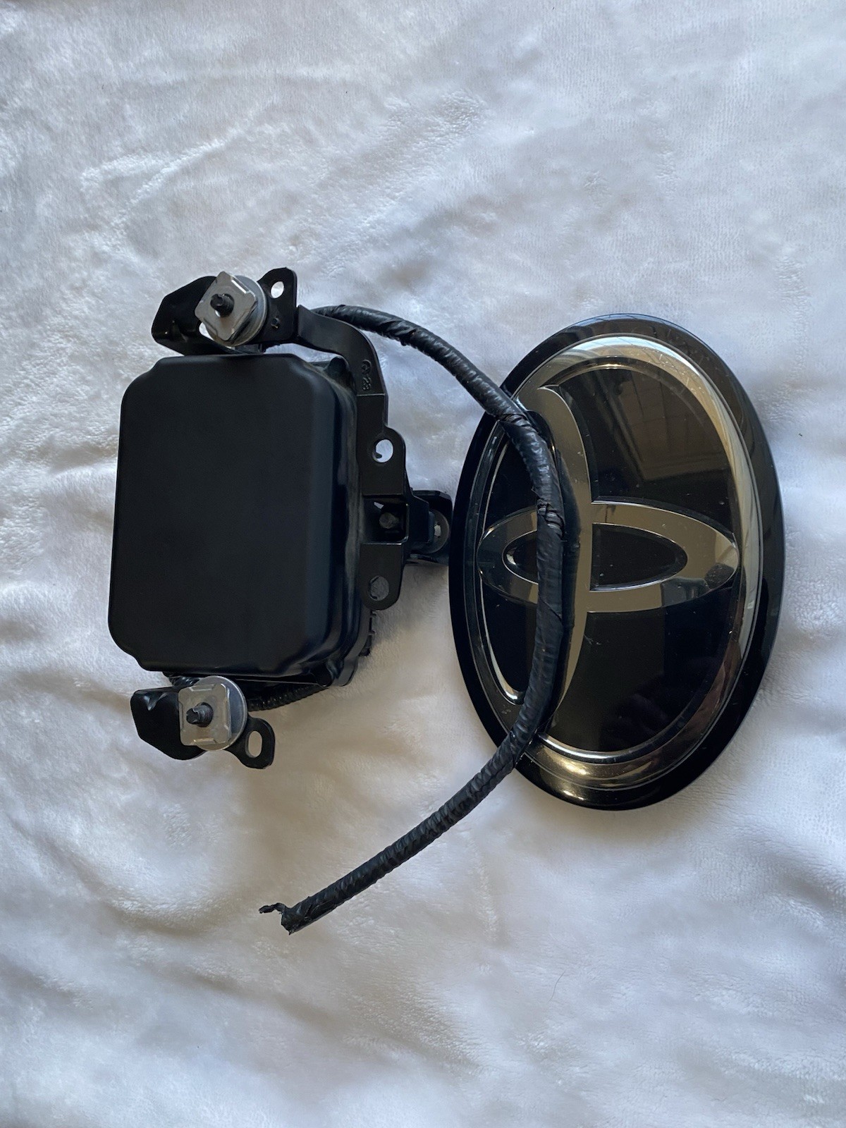 2018 Toyota Highlander Radar Module Distance Sensor + Emblem OEM