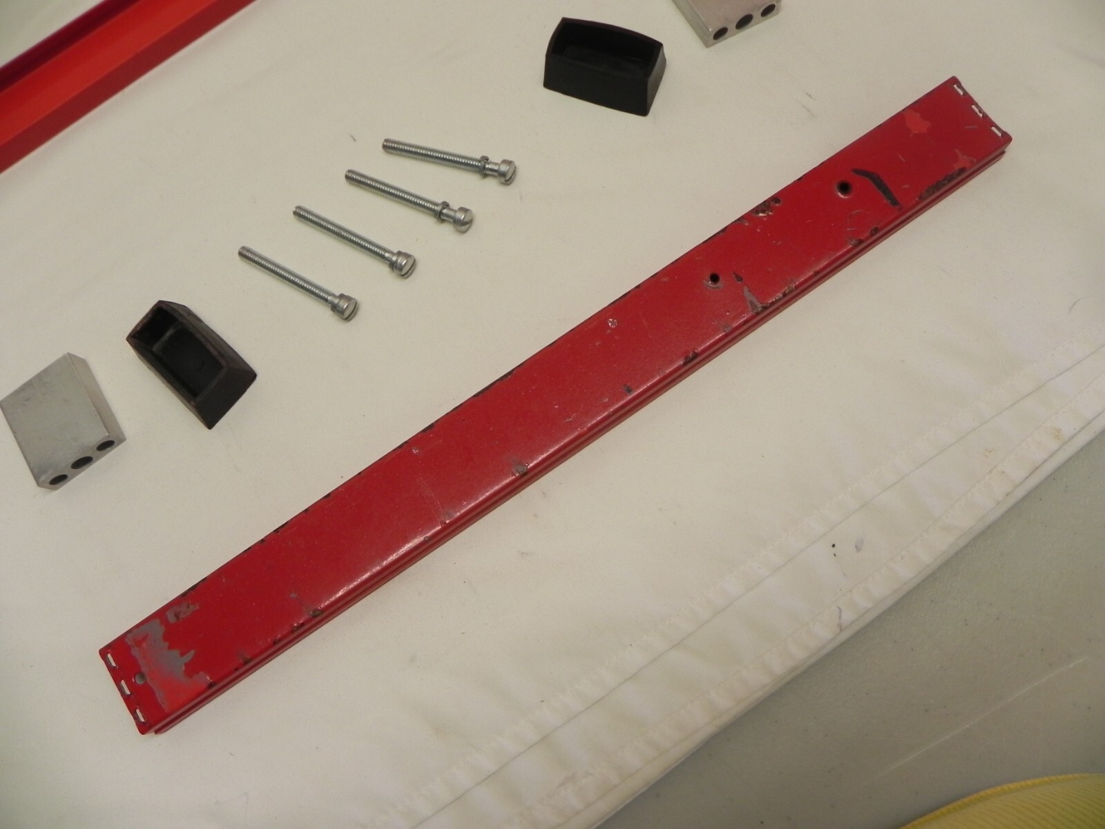 Snap-on Vintage KR-402A Tool Box Handle Roll Cab Handle Red Original End Caps