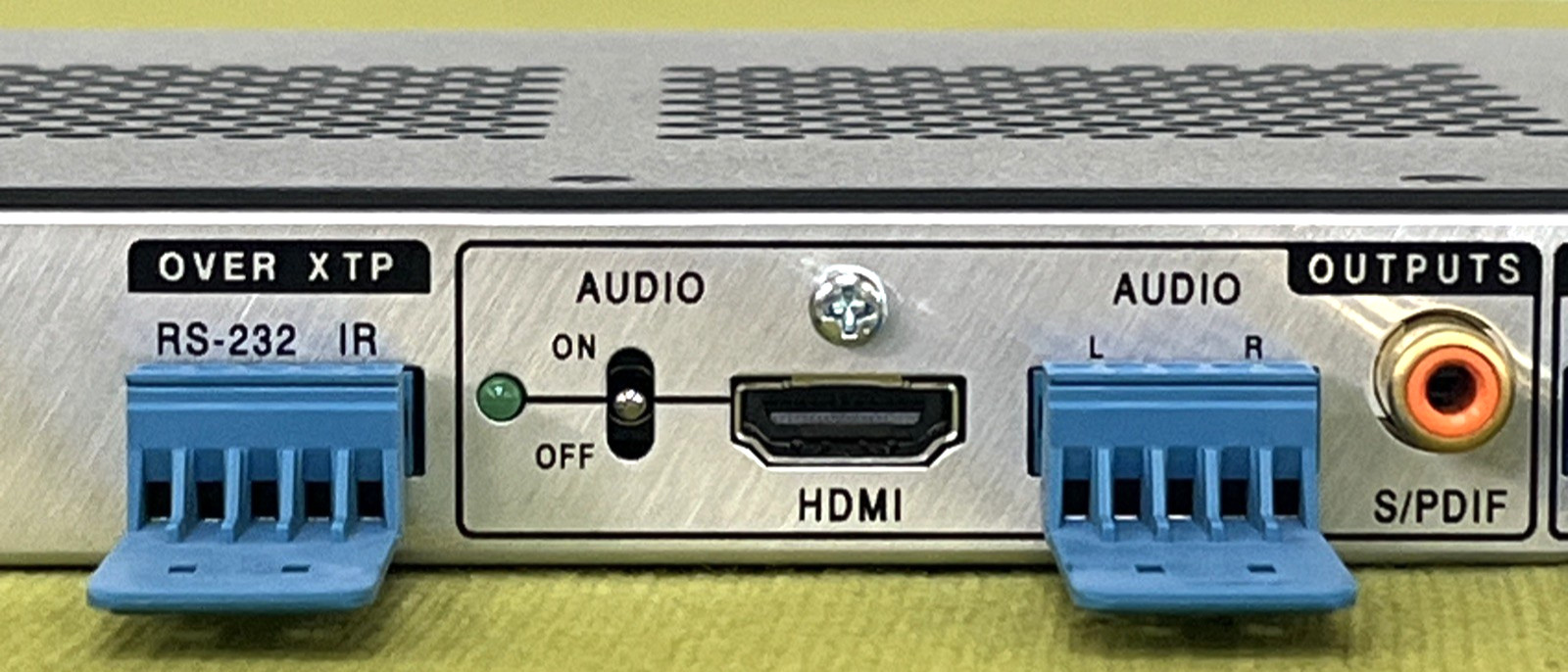 Extron Electronics XTP R HDMI New With Adapter 60-1043-13