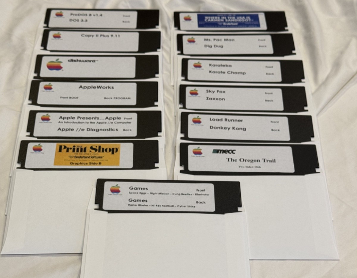 Apple IIe Computer Software bundle w/ Games - Applications - DOS - Diagnostics