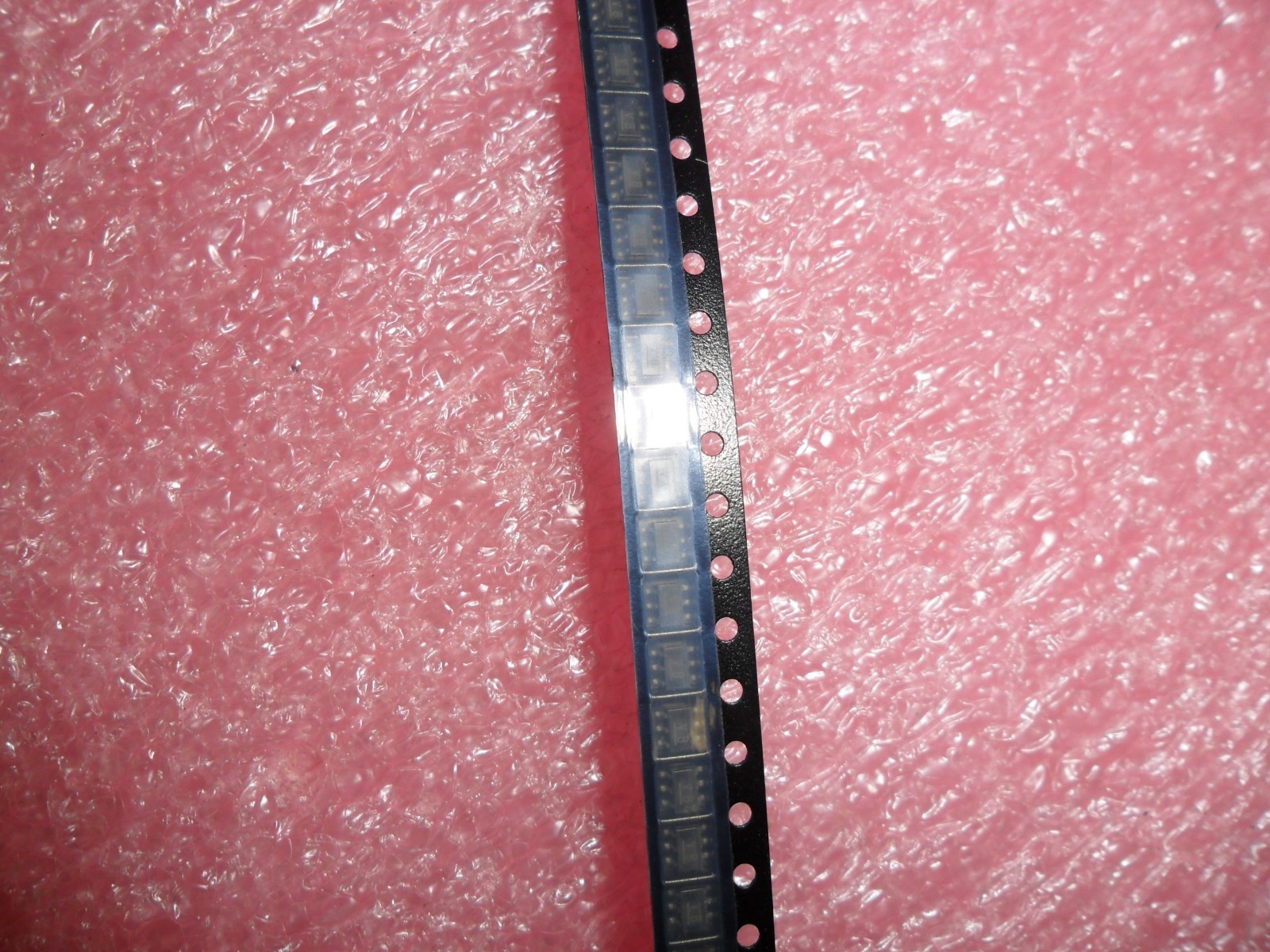 RN4602 TRANSISTOR NPN/PNP PREBIAS 0.3W 100mA SMT SM6 TOSHIBA (LOT OF 50)