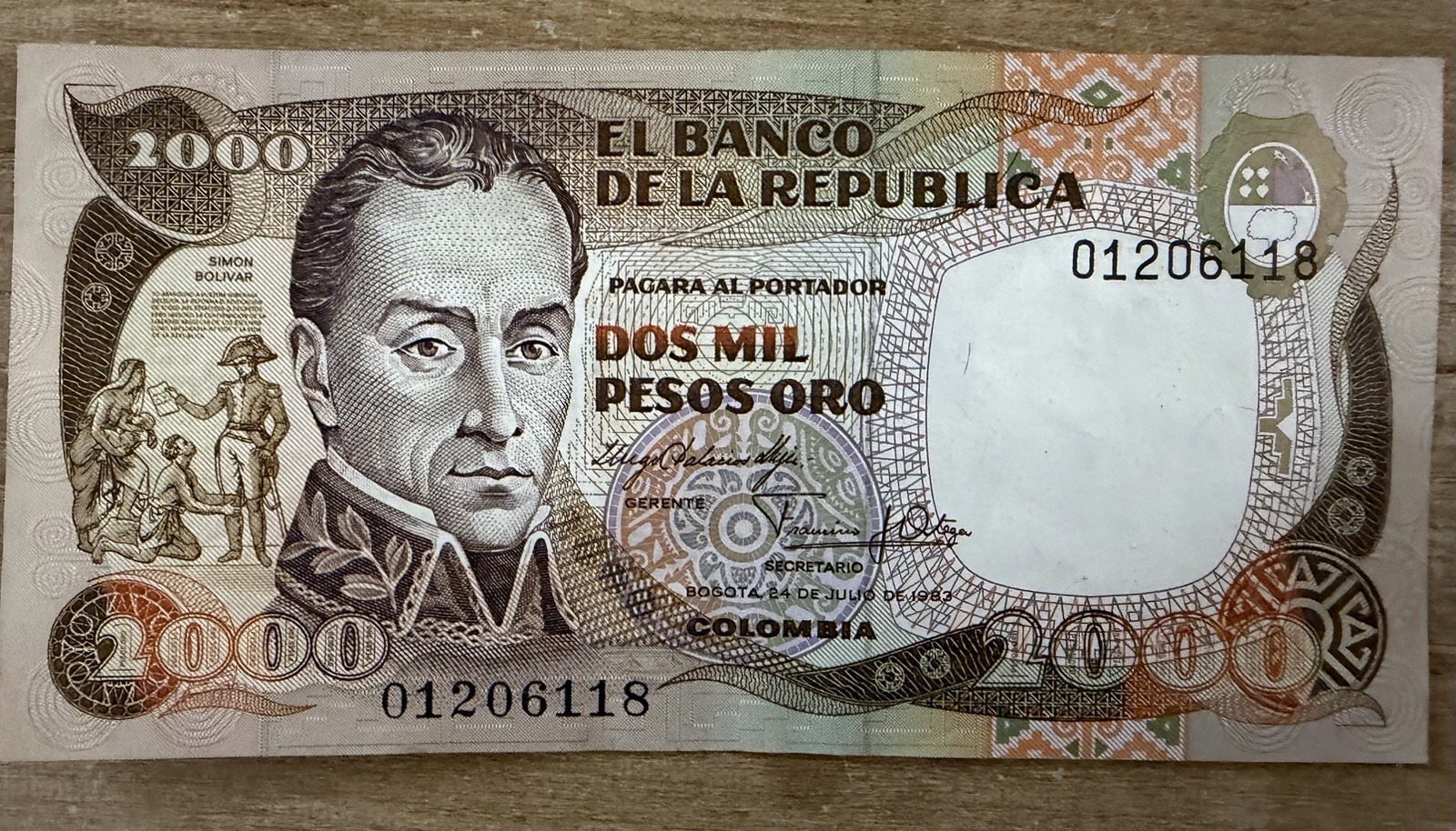 1983 Columbia Dos Mil Pesos Oro Banknote Note Bill Currency 2000