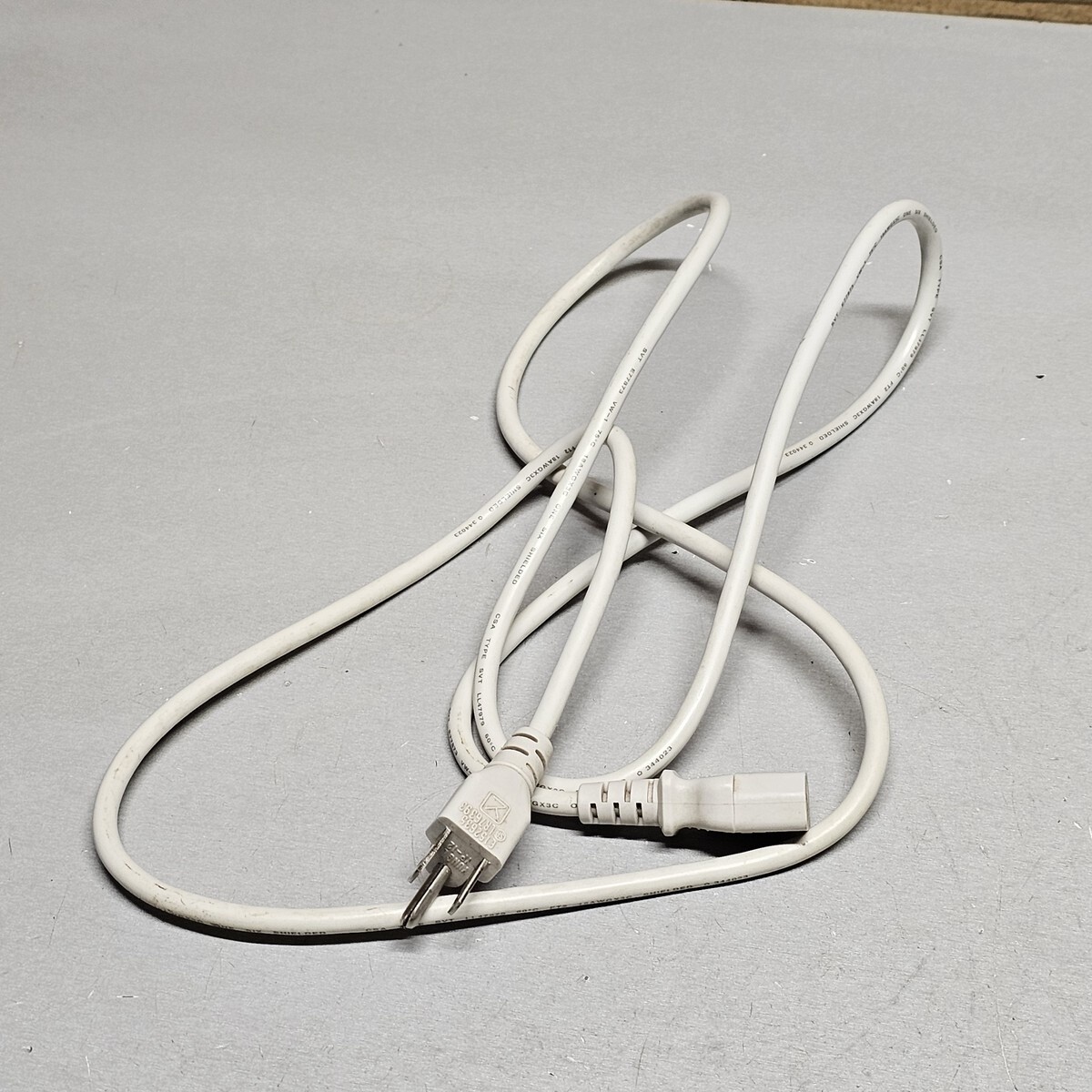 Non-Polarized C7 Power Cord Cable AC Figure-8 2-Prong Plug for Audio Video Devic