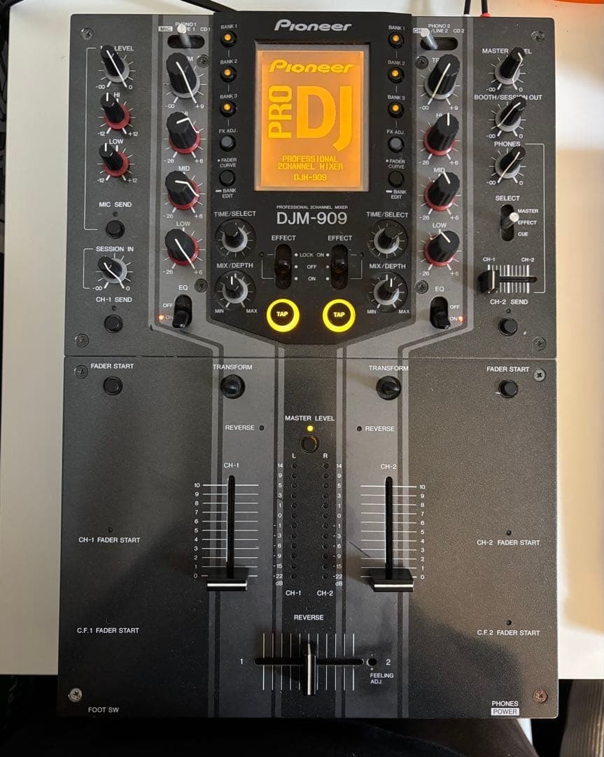 Pioneer DJ DJM-909 Professional 2-Channel DJ Mixer JANK Power on, sound output