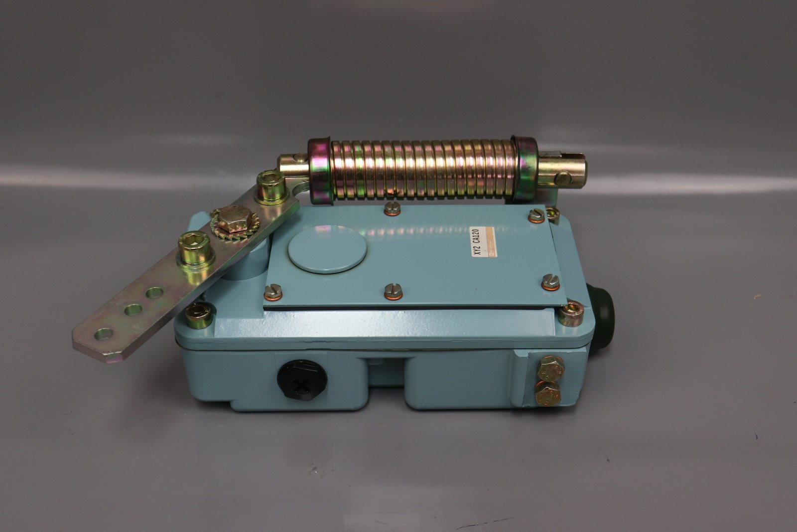 Telemecanique XY2-CA120 Cable Pull Switch Unused