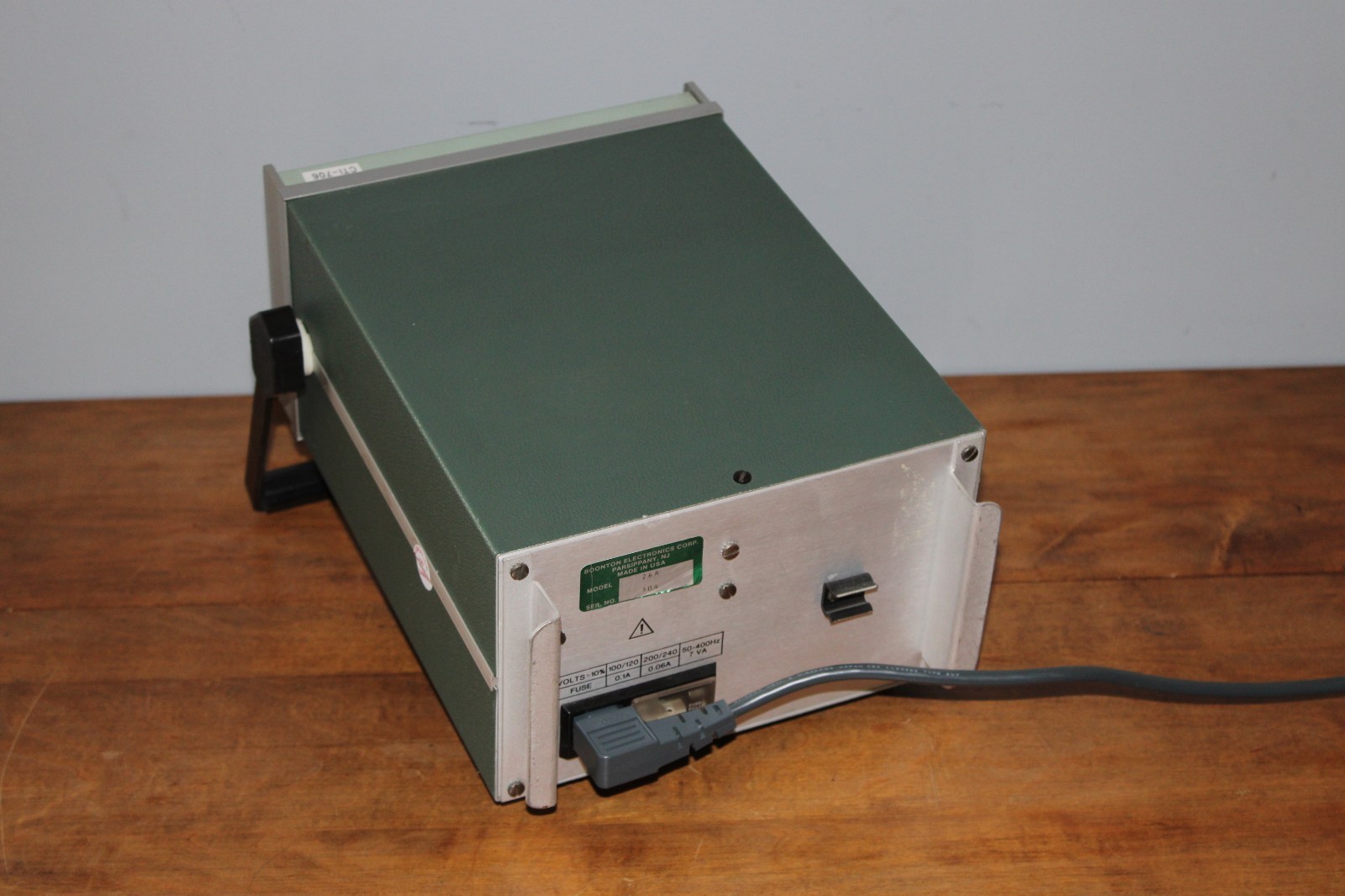 Boonton 26A RF Millivoltmeter Calibrator (POWERS ON - NO KNOWN ISSUES)