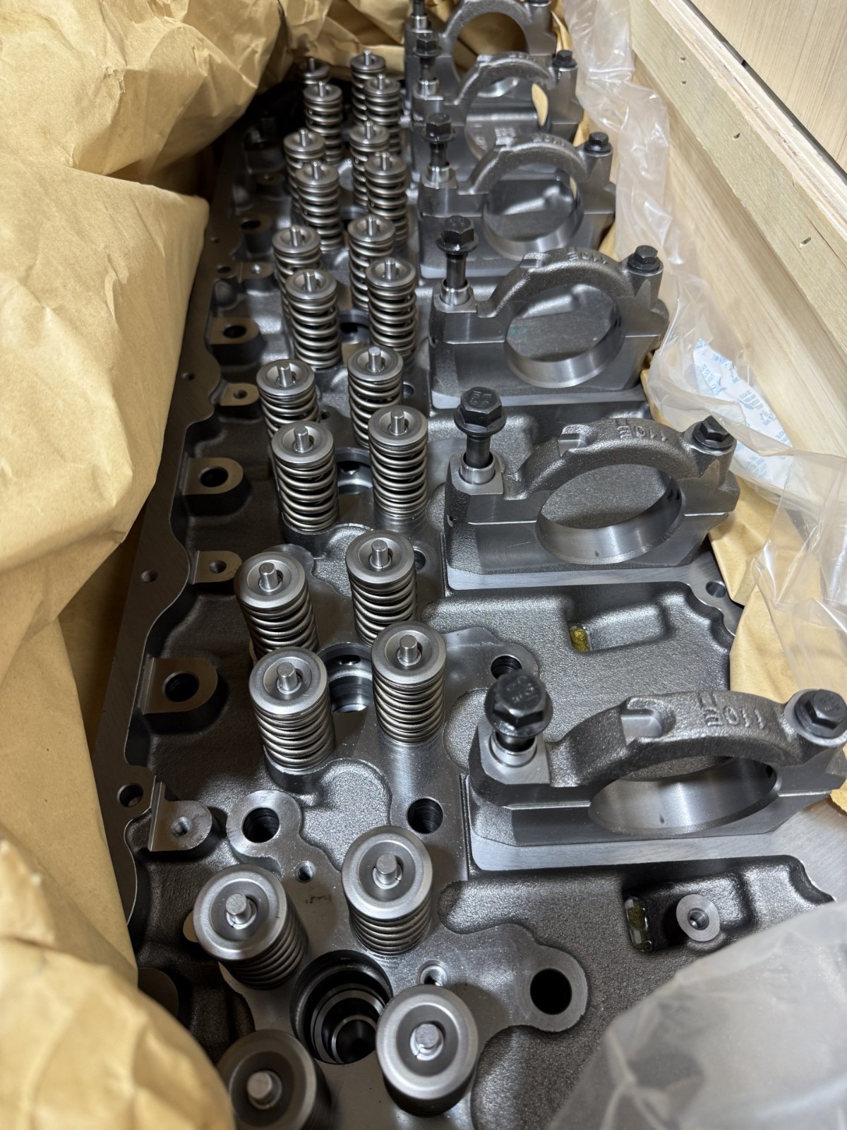 VOLVO D11 CYLINDER HEAD - NEW