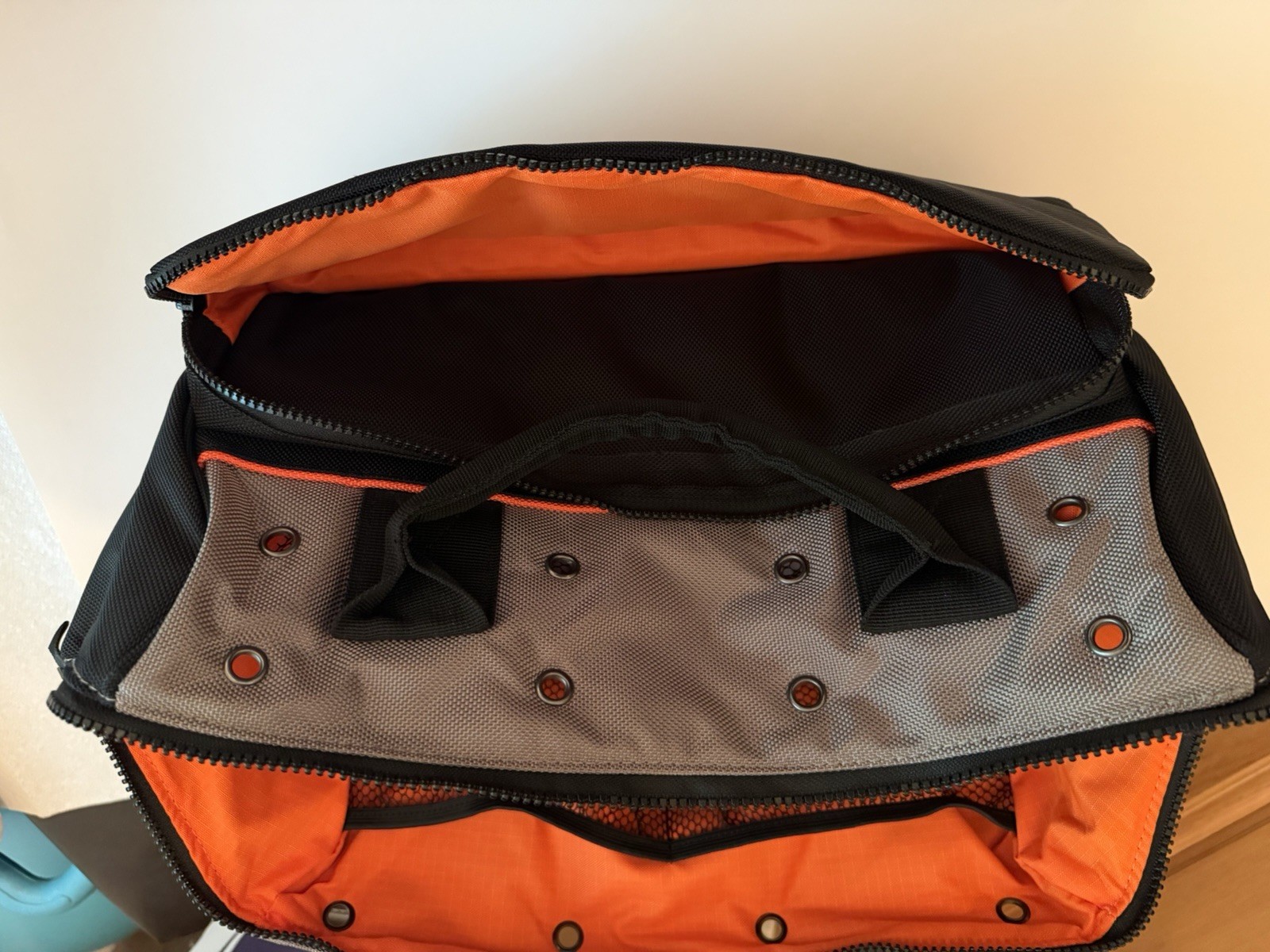Garmin Field Bag For Alpha System Components