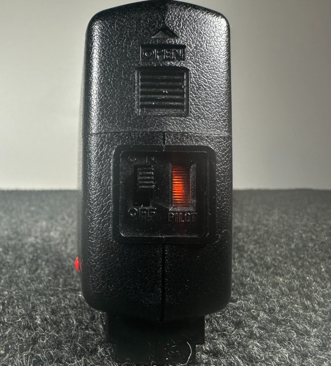 ☆ NATIONAL PE-200 - Shoe Mount Electronic Flash Case & Sync (VIDEO)☆Working ☆350