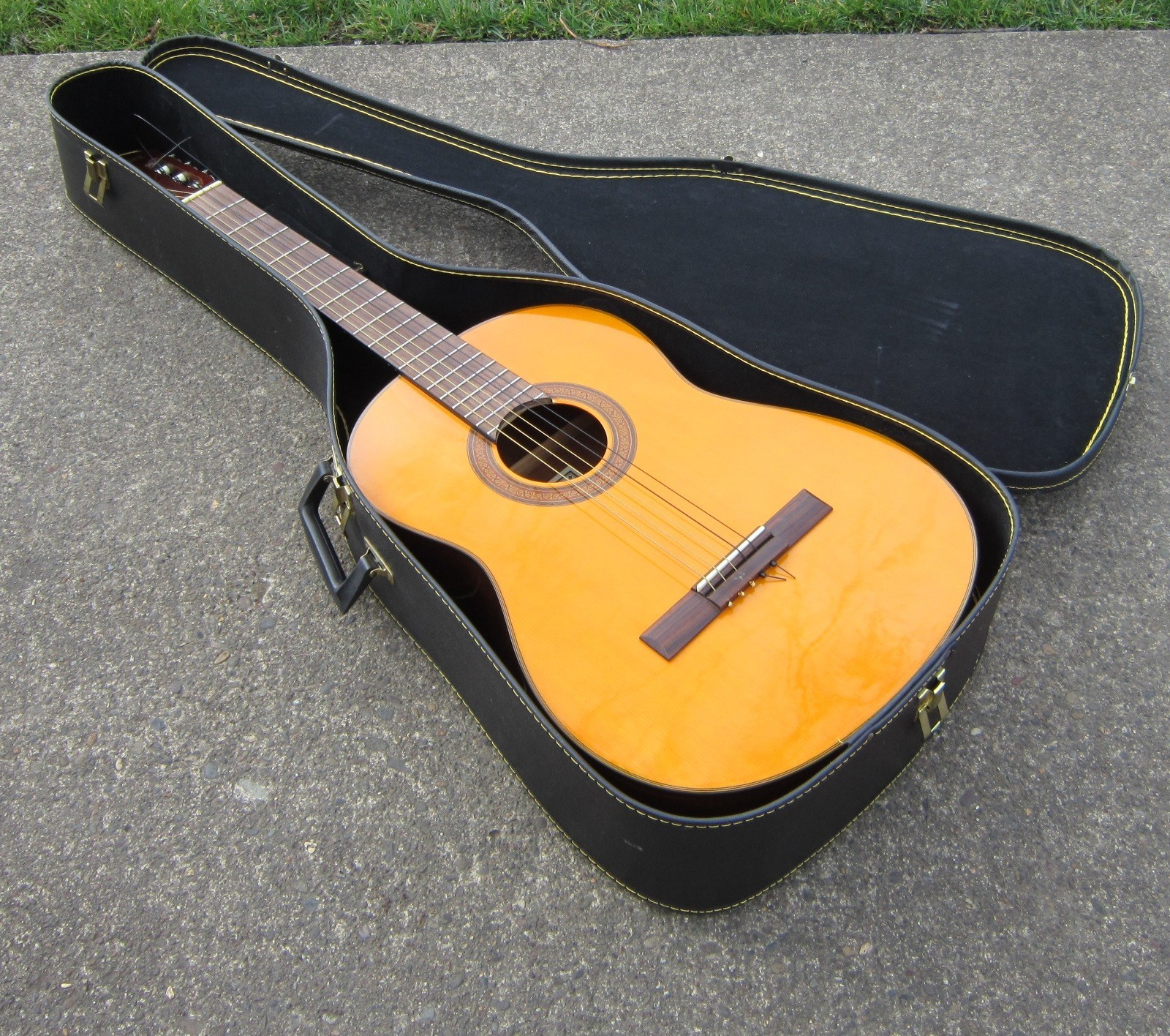 Vtg WASHBURN Enrique Tapicas Model C40 Cadiz ACOUSTIC CLASSICAL GUITAR w/Case