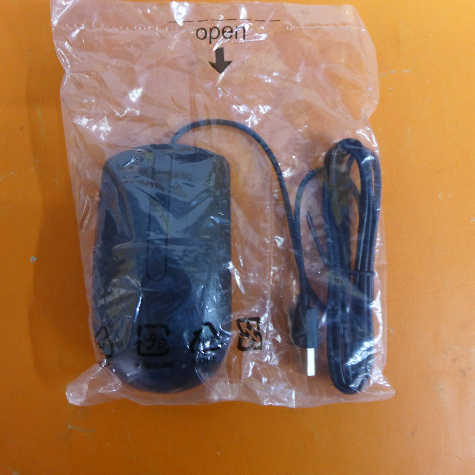 NEW Dell Optical Wired Black USB Mouse 49PR0