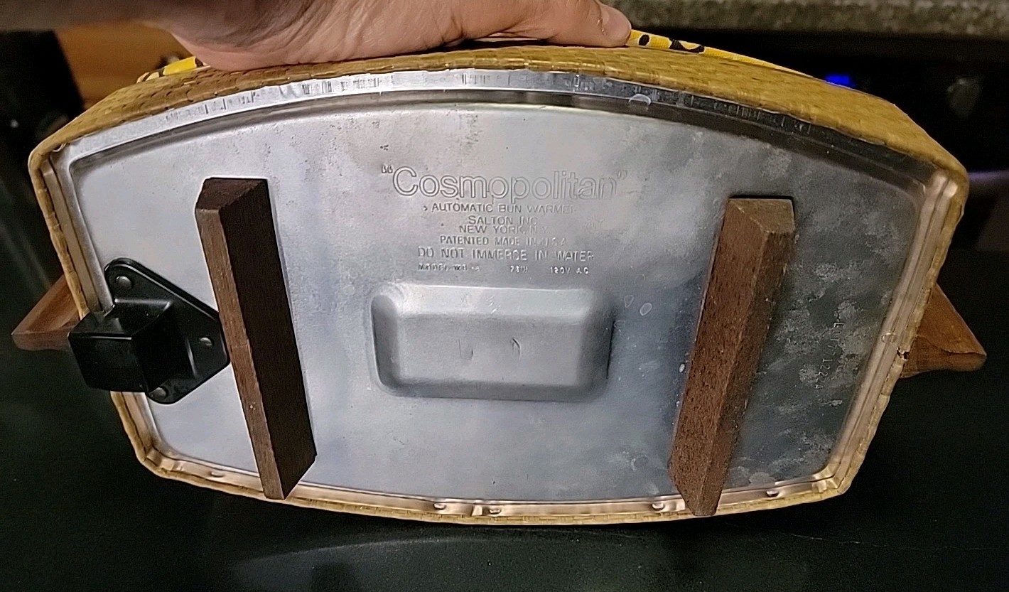 Vintage Cosmopolitan Electric Automatic Bun Warmer Top & Wicker Model WB-2