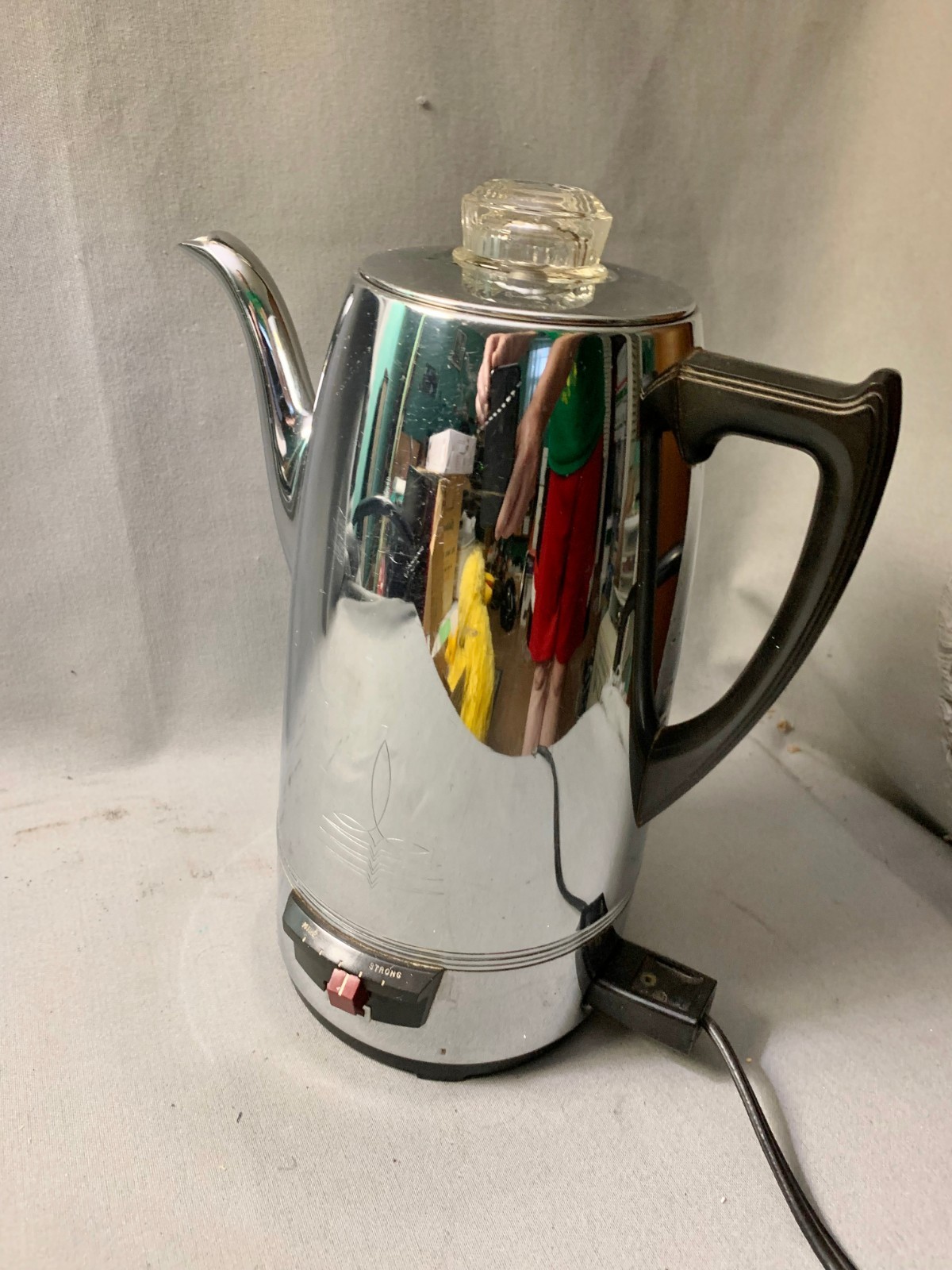Vtg Universal EA-S4428 Coffeematic Percolator 8 Cup Coffee Maker Chrome MCM WORK
