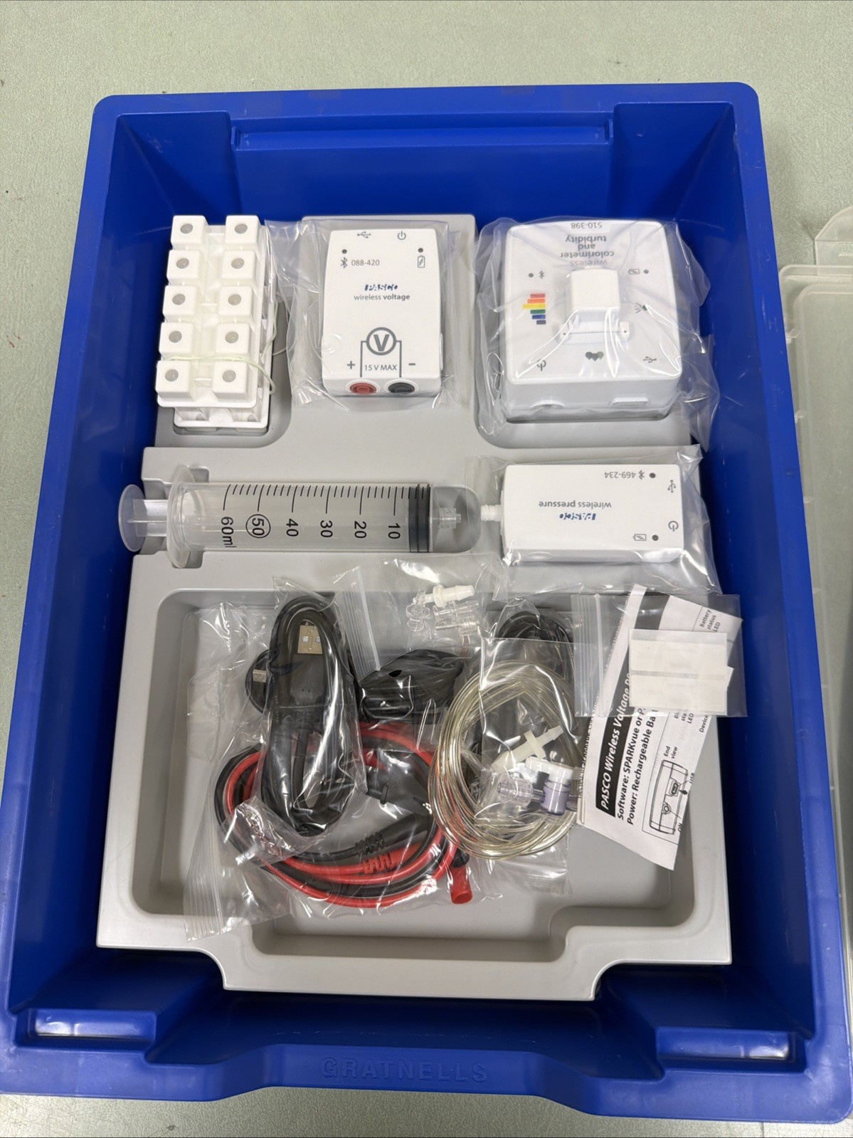 PASCO PASCO Essential Chemistry Standard Equipment Kit EC-6361 — 6 Wireless Sens
