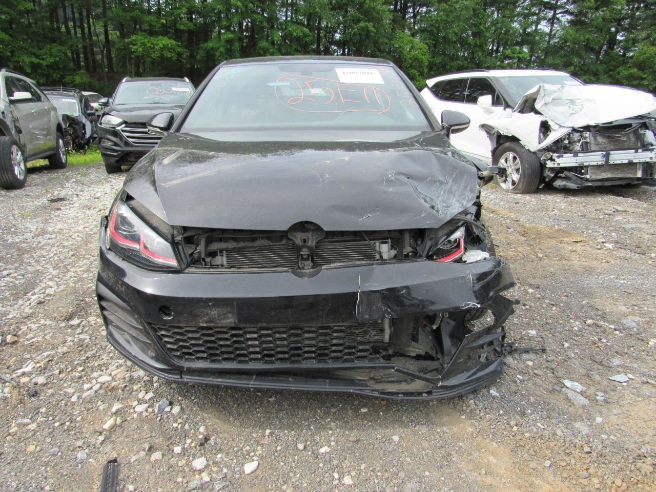 GTI 2018 Glove Box 1048596