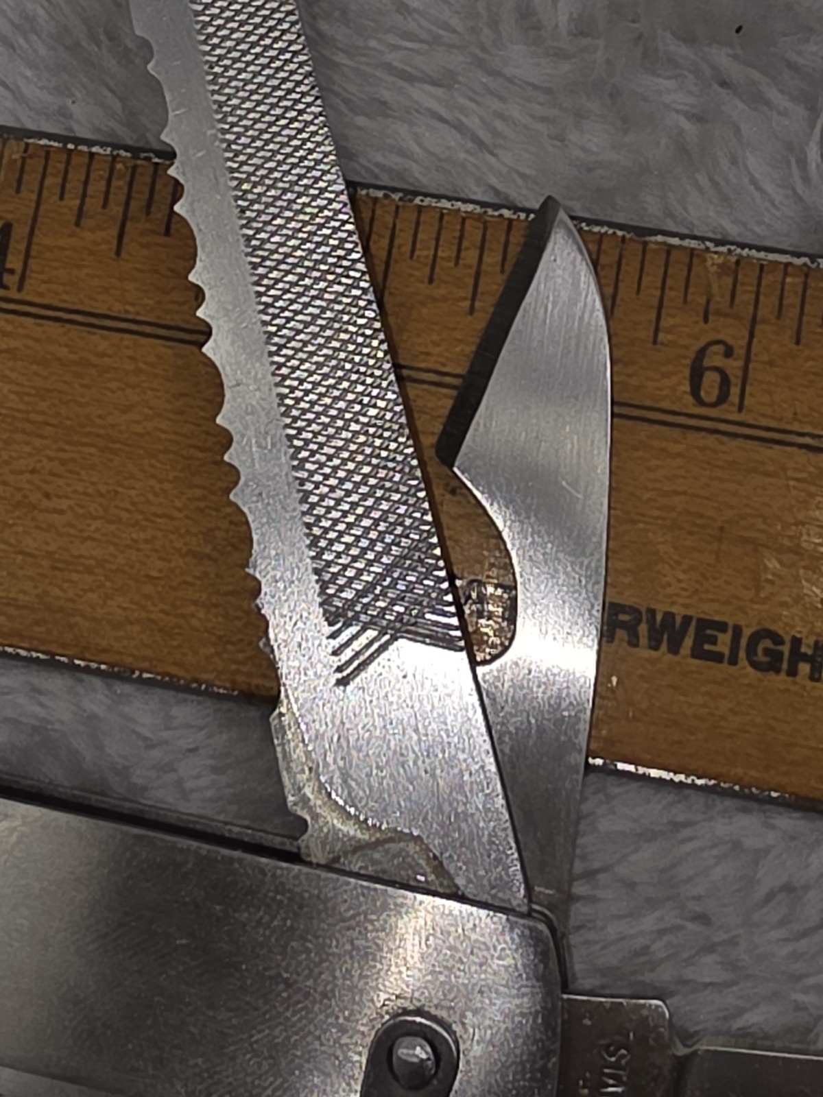 Multi-Tool with pocket knife with sheath with belt loop