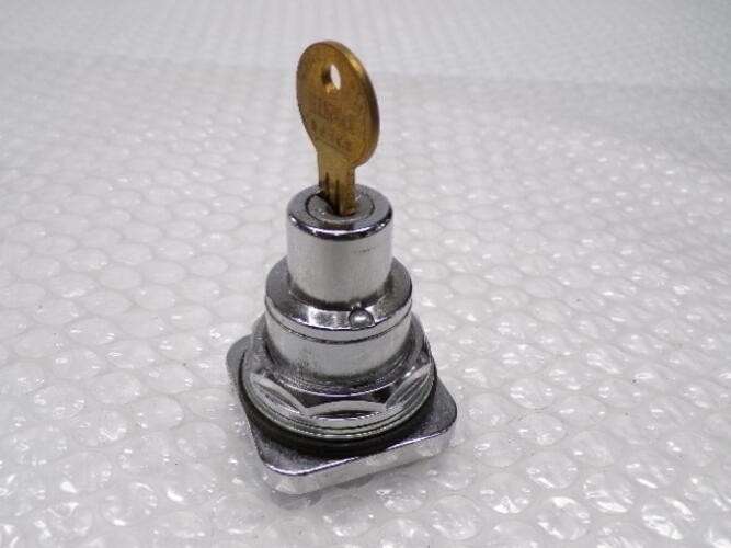 SIEMENS 526C6CH SELECTOR SWITCH W/KEY NSNP