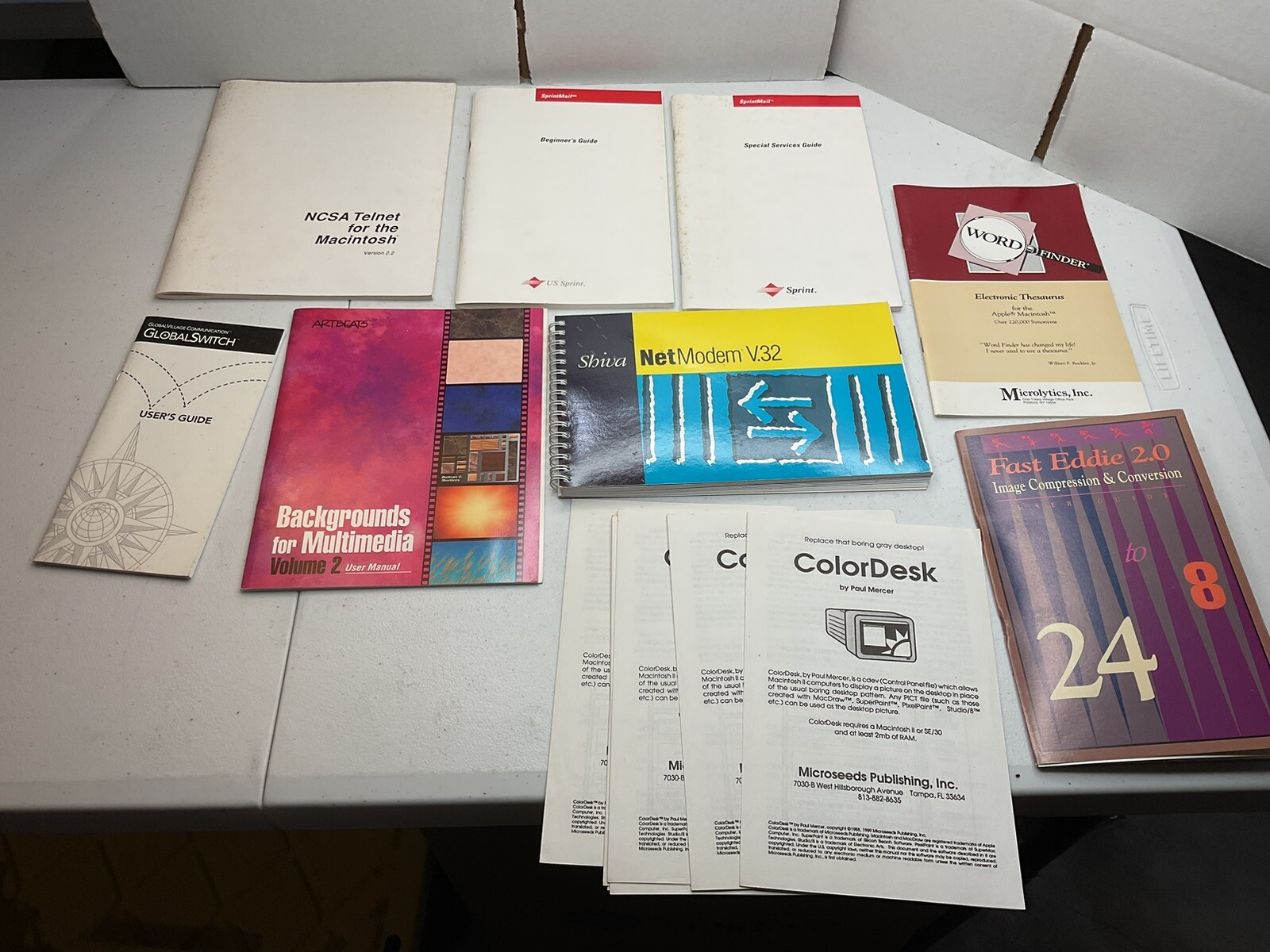 Lot Of Apple Mac Software Manuals Global Switch, Colordesk Wordfinder Fast Eddie