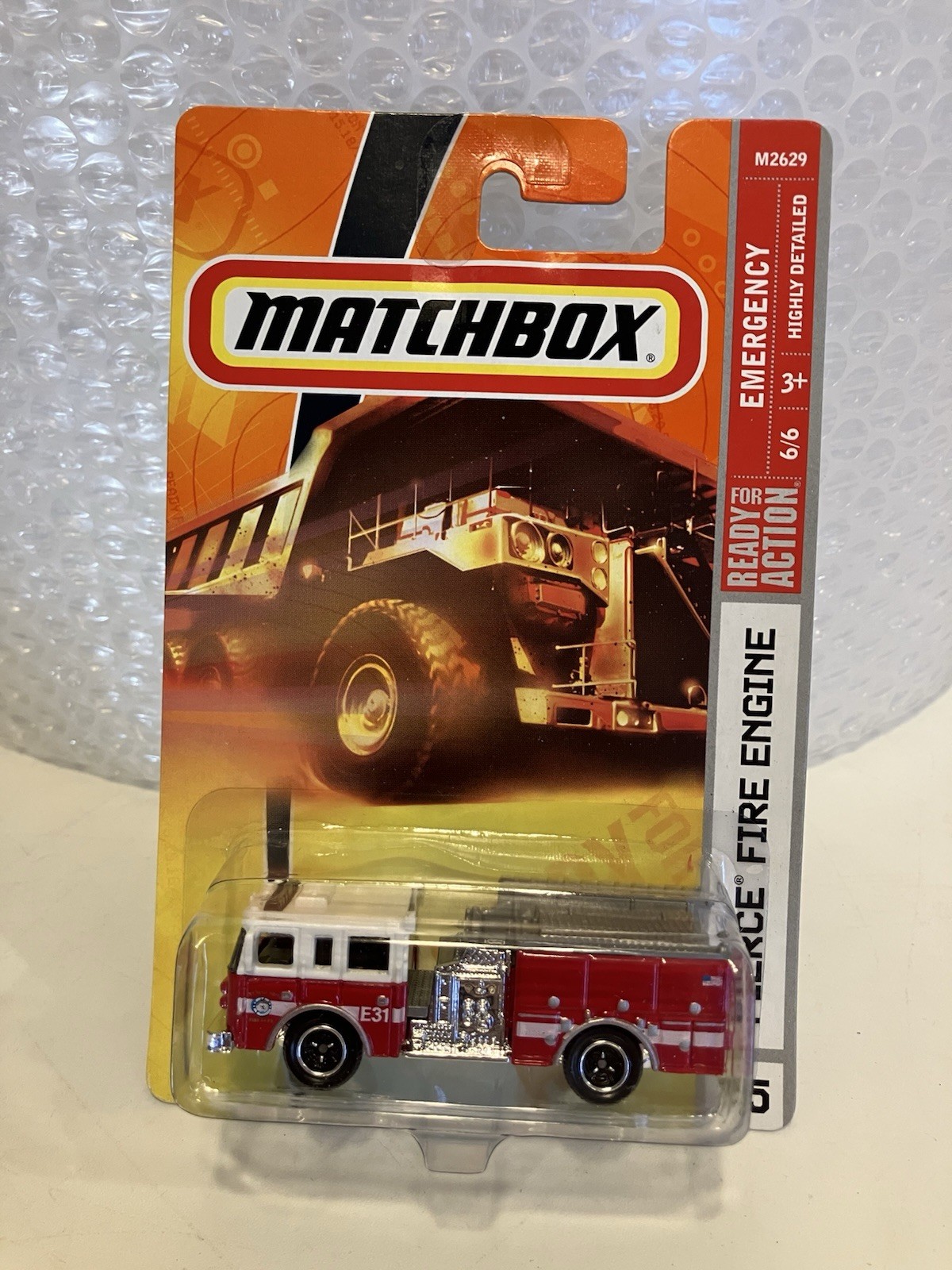 2007 Matchbox #75 Pierce Fire Engine Truck Red Combine Ship