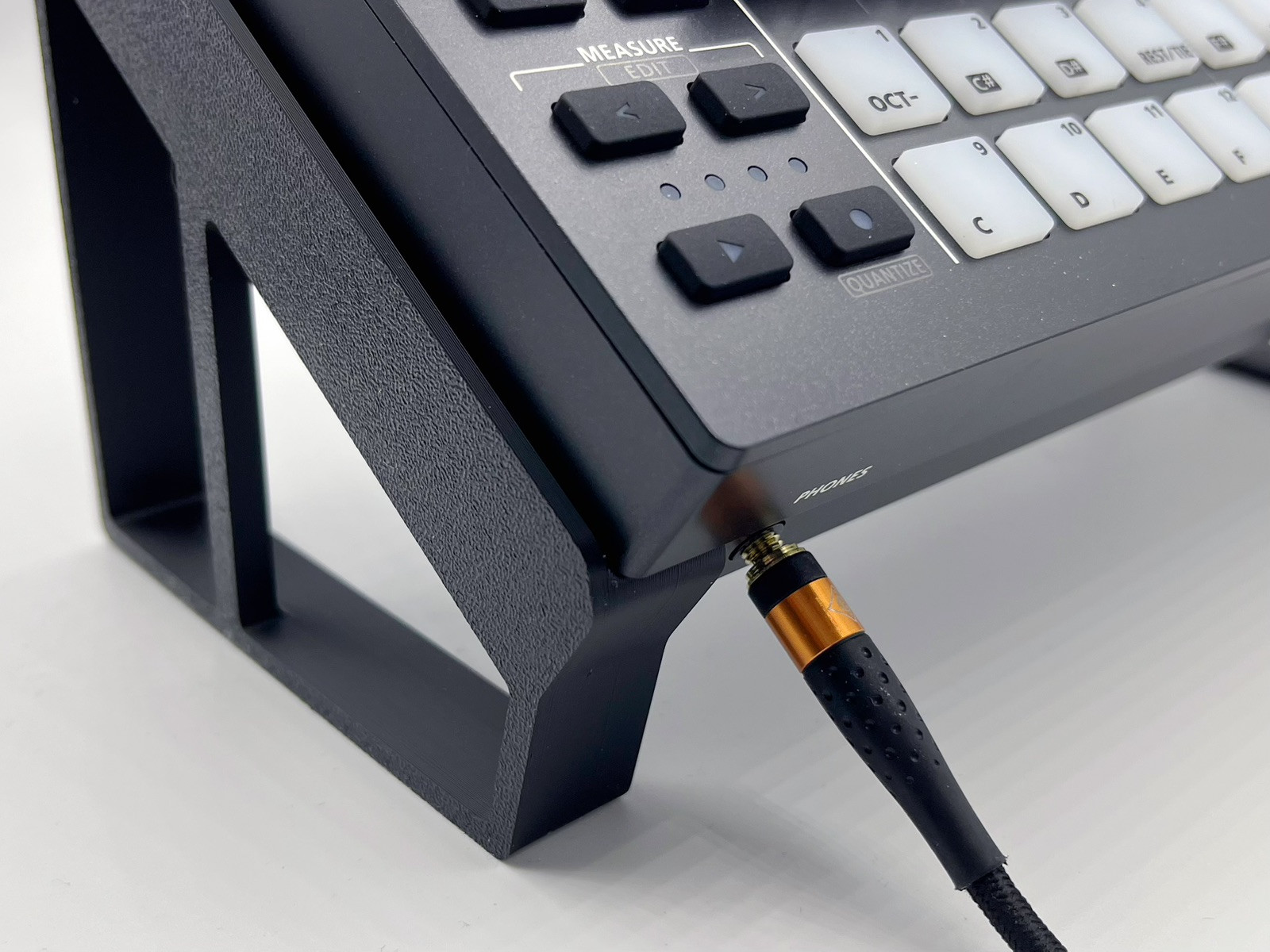 Roland MC-101 & TR-6S Stand | Designed by PINE
