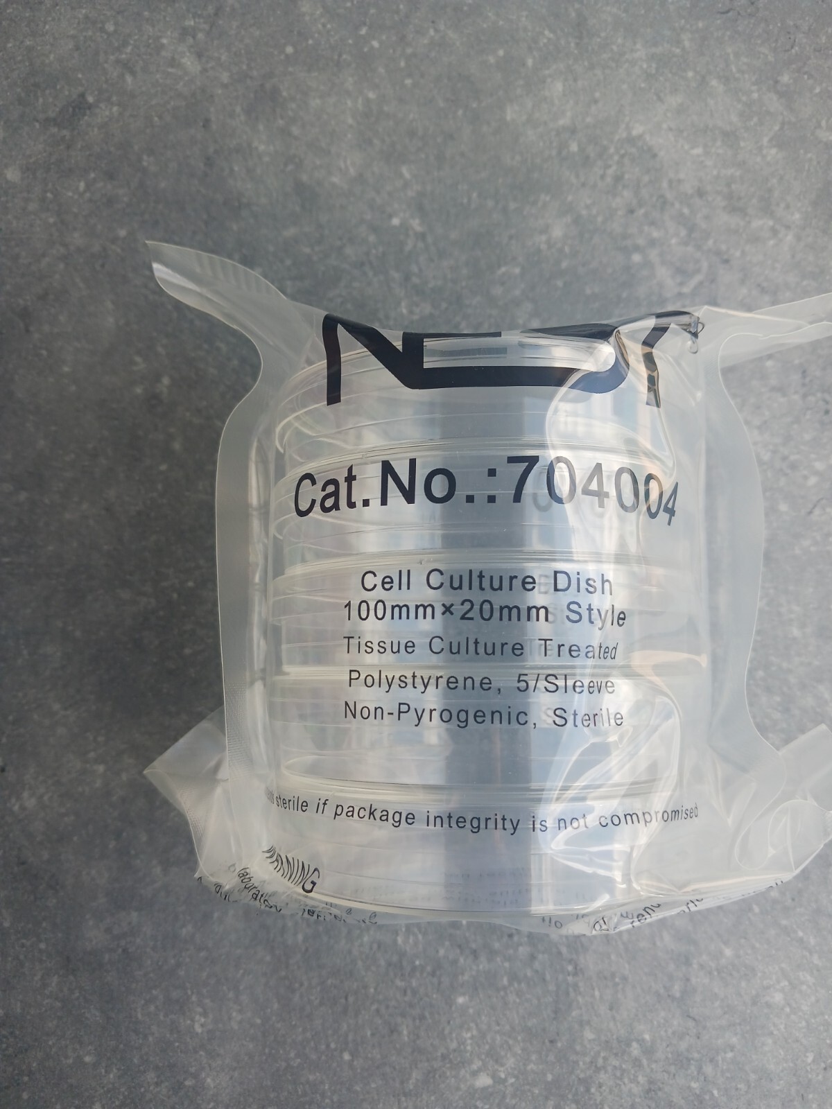 NEST  #704004 100 mm Cell Culture dish 5 piece NEW surplus