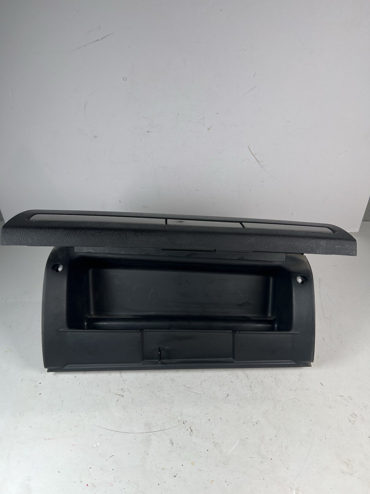 07-13 Silverado SIERRA Dash UPPER GLOVE BOX Storage Compartment Door BLACK