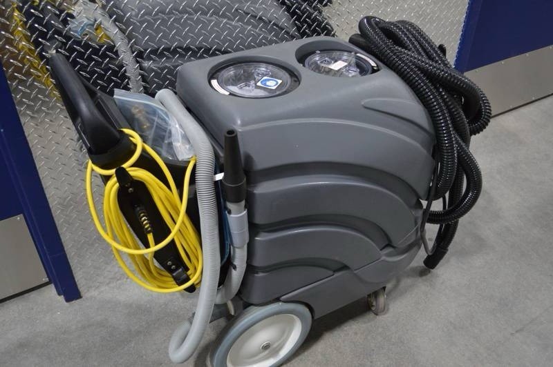 Tennant ASC-15 COMMERCIAL CLEANING MACHINE 400 PSI  15 GAL EXTRACTOR UNDER 1 HR