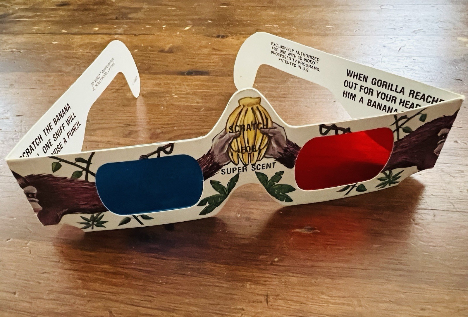 1982 3D Glasses SCRATCH N' SNIFF by 3D Video Corporation Ephemera Gorilla Banana