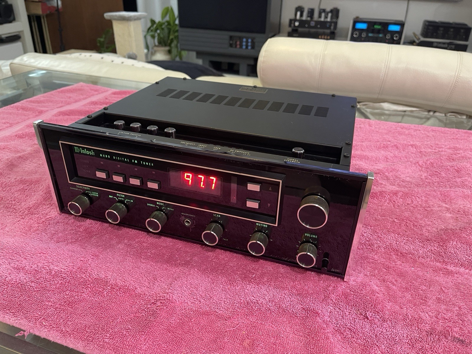 McIntosh MR80 FM Tunner