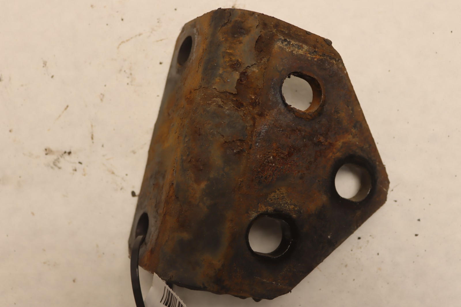 2008-2017 FREIGHTLINER CASCADIA 125 FRAME CROSSMEMBER MOUNT BRACKET OEM